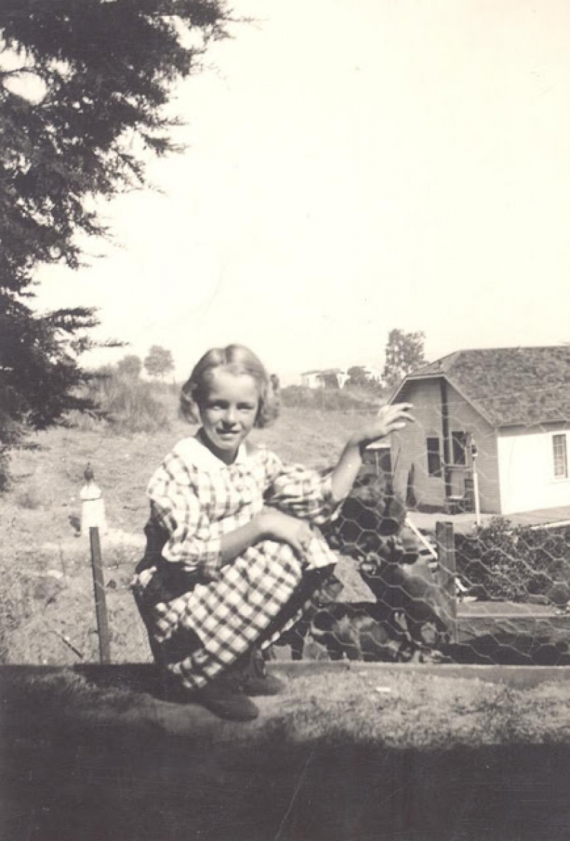 24 rare snapshot of a little of Norma Jean before she became Marilyn Monroe 24 rare snapshot of a little of Norma Jean before she became Marilyn Monroe