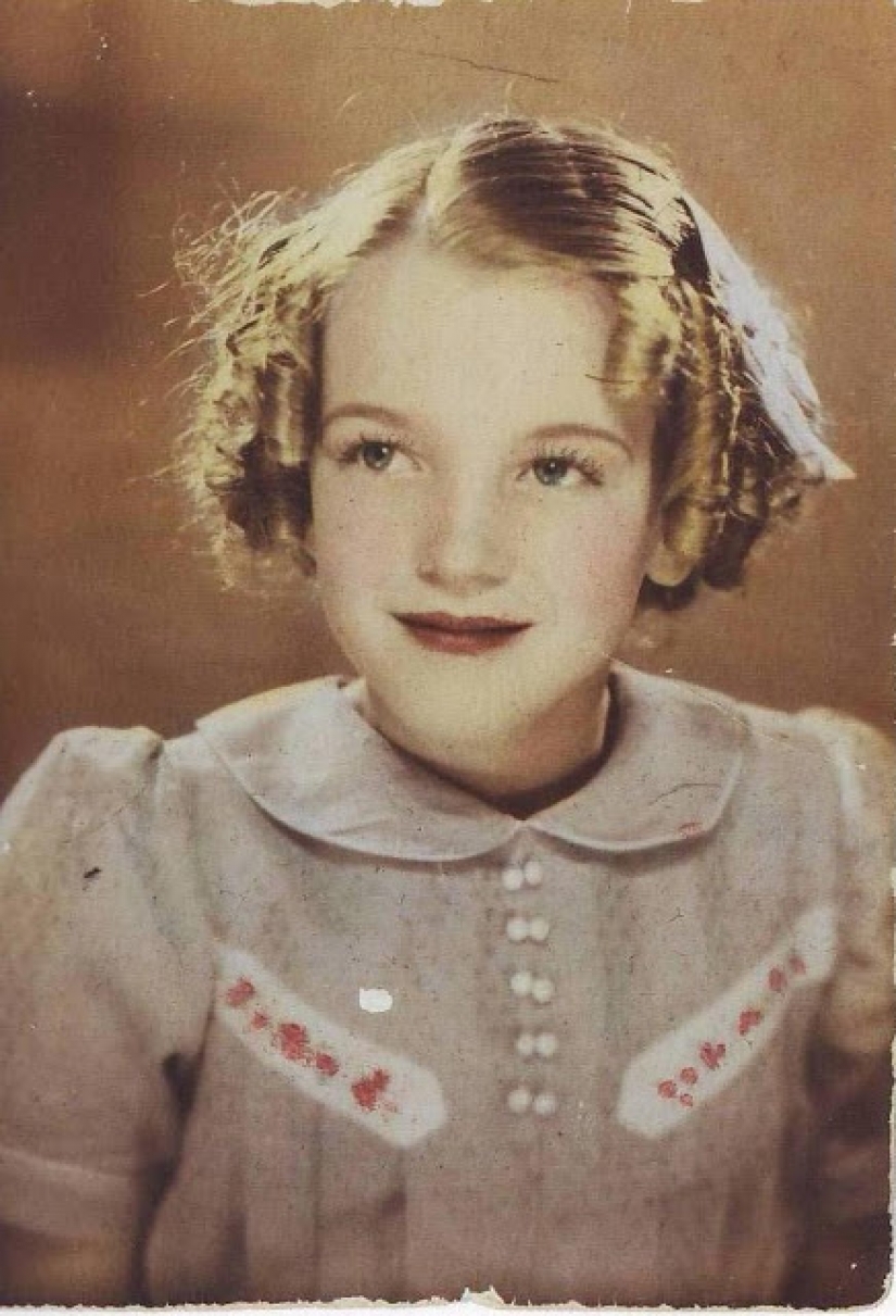 24 rare snapshot of a little of Norma Jean before she became Marilyn Monroe 24 rare snapshot of a little of Norma Jean before she became Marilyn Monroe