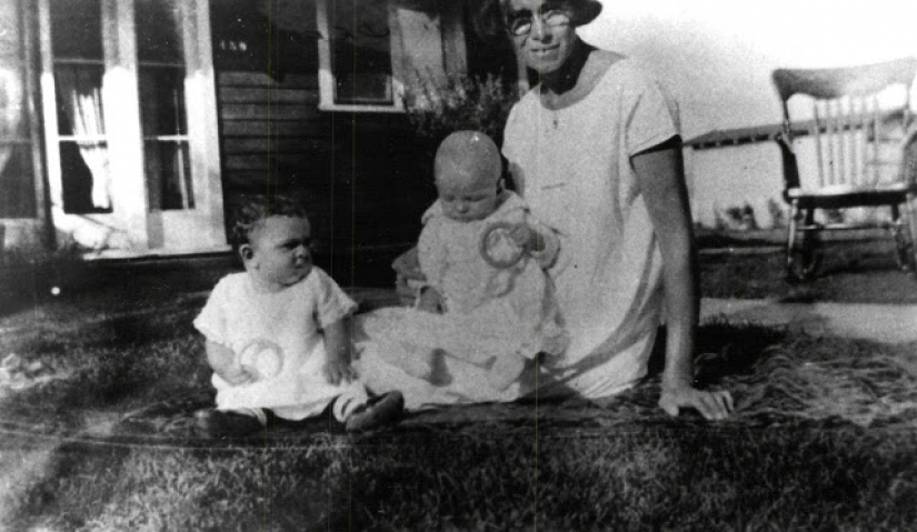 24 rare snapshot of a little of Norma Jean before she became Marilyn Monroe 24 rare snapshot of a little of Norma Jean before she became Marilyn Monroe