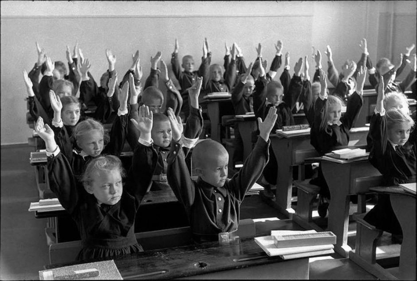 25 frames Henri Cartier-Bresson about Soviet life in 1954