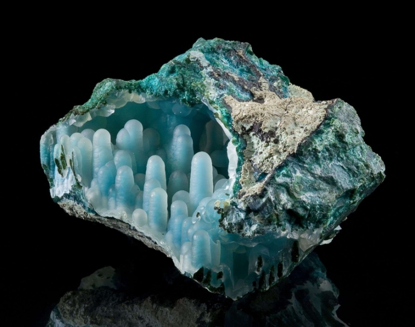 25 incredibly beautiful and rare stones