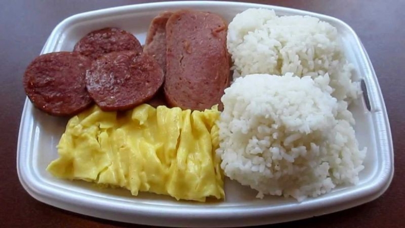 25 unique dishes offered by the restaurants of McDonald's in different countries