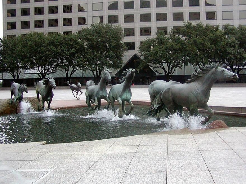 25 unusual sculptures, which you may not have known