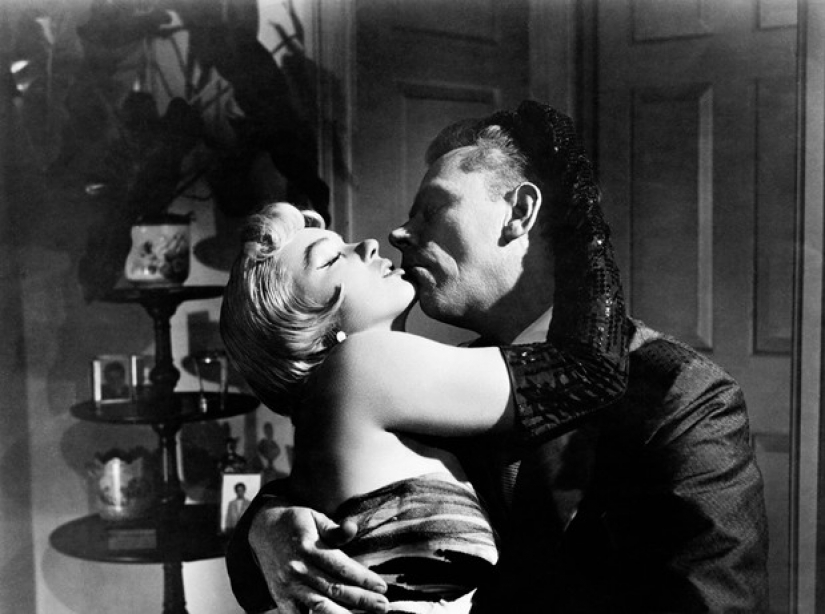 35 ironic, but wise quotes about respect from famous people