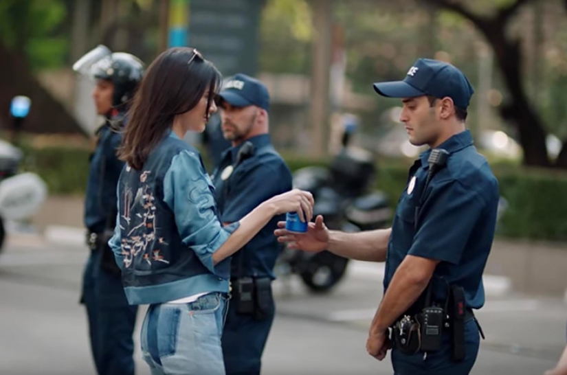 7 campañas de publicidad con las estrellas, que las marcas lamentó