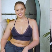 7 ways to look flawless on photos for girls with forms