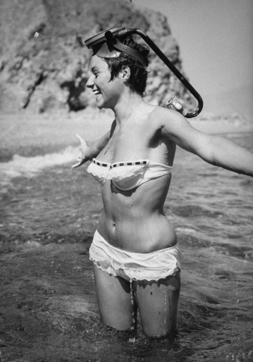 73 years ago there was the smallest swimsuit in the world — bikini