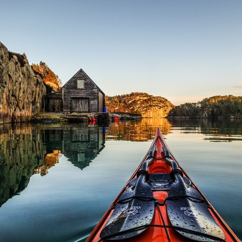 A kayaker takes beautiful pictures of Norwegian fjords and publish them in Instagram