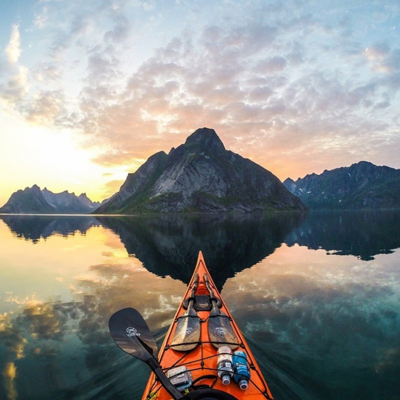 A kayaker takes beautiful pictures of Norwegian fjords and publish them in Instagram