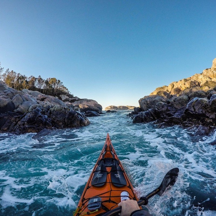 A kayaker takes beautiful pictures of Norwegian fjords and publish them in Instagram