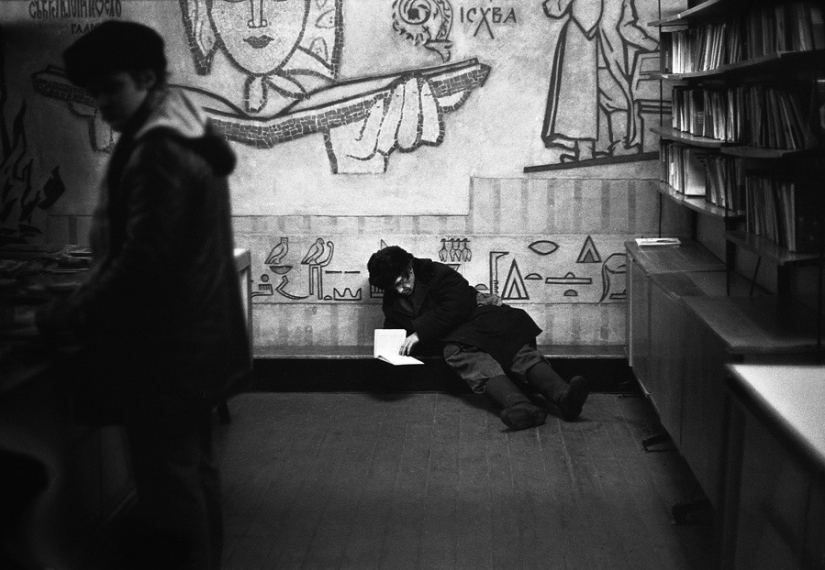 A lost "Golden age": 44 documentary photos by Vladimir Sokolaev