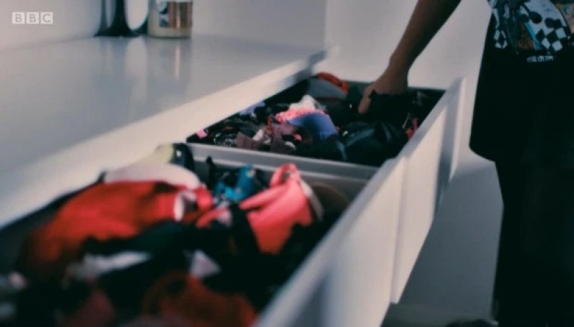 A lot of money, few clothes: behind the scenes websites for adults