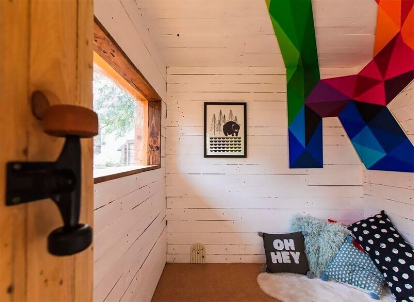 A mi hija le encantó! La casa del árbol de tablas viejas, que fue construido por un padre que cuida