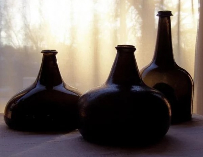 A single bottle of wine for the Musketeers, or As we have been deceived by Dumas