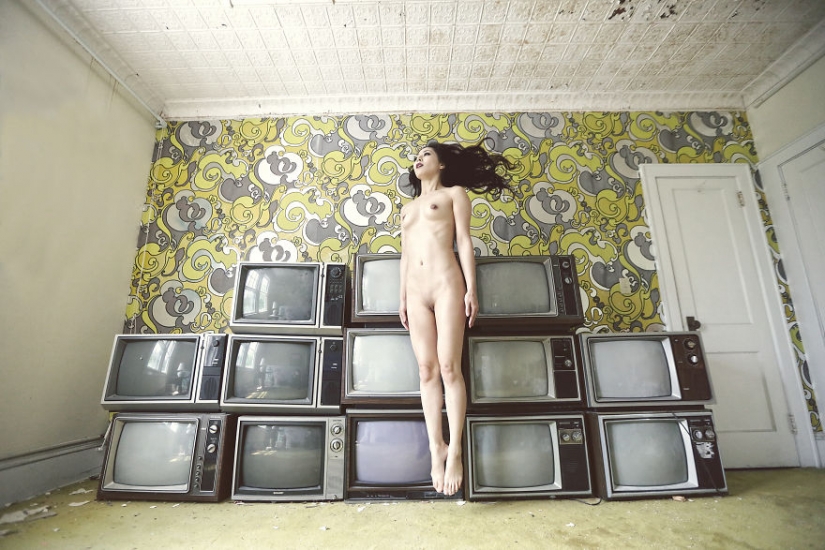 A terrible beauty: photographer transforms abandoned places in the dark and erotic fantasies