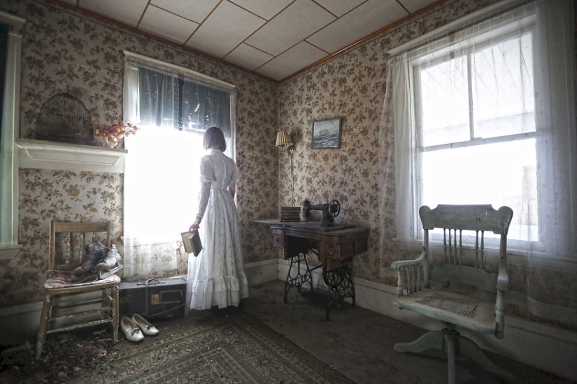 A terrible beauty: photographer transforms abandoned places in the dark and erotic fantasies