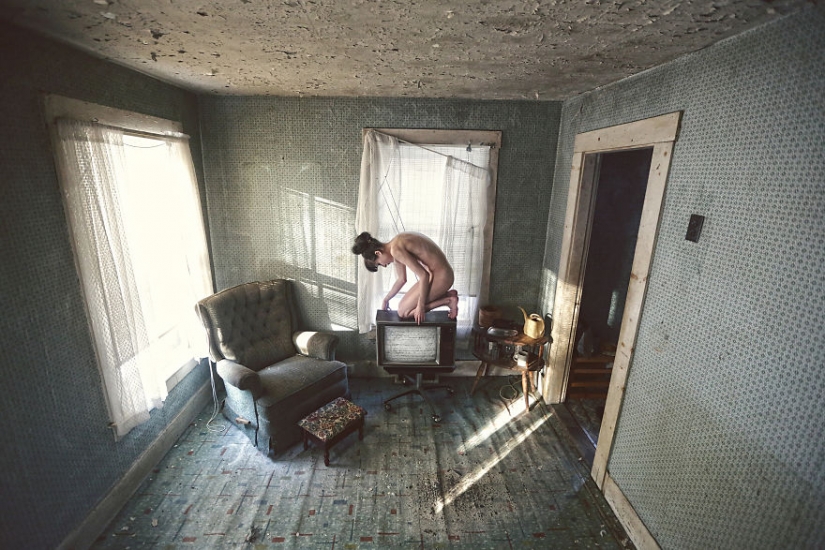 A terrible beauty: photographer transforms abandoned places in the dark and erotic fantasies