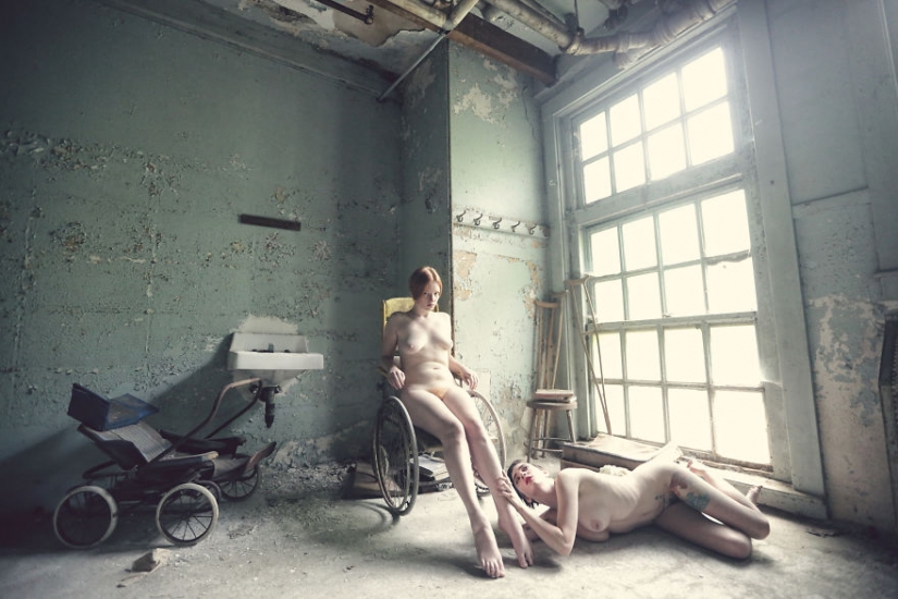 A terrible beauty: photographer transforms abandoned places in the dark and erotic fantasies