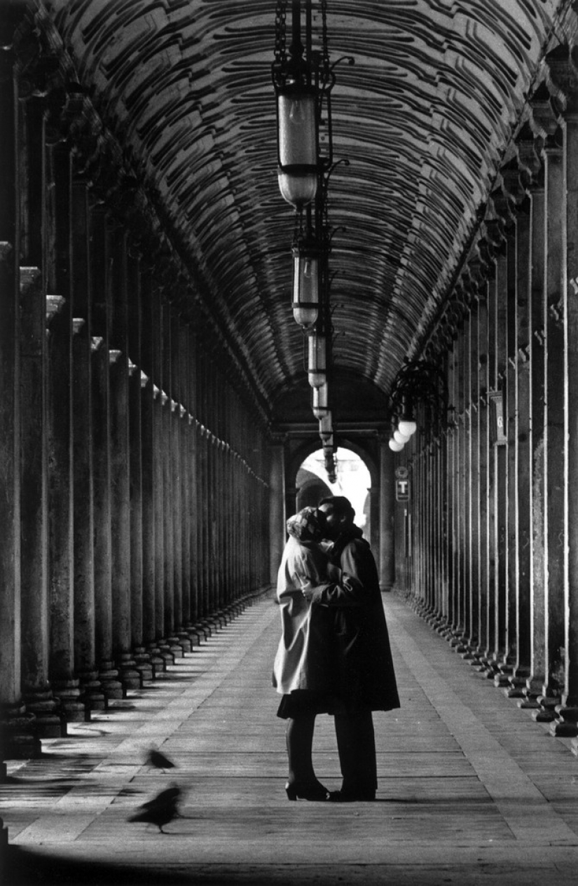 A vanishing Italy in the images of cult photographer Gianni Berengo Gardena
