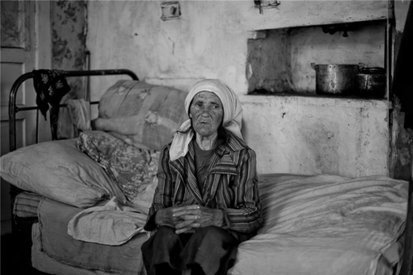 "Adiós, olvidado de Rusia!": ¿por qué un fotógrafo de Bryansk alivia la desaparición de la aldea