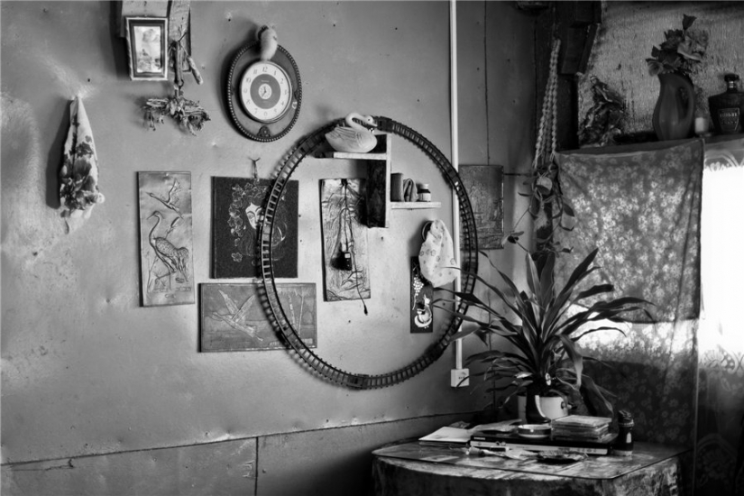 "Adiós, olvidado de Rusia!": ¿por qué un fotógrafo de Bryansk alivia la desaparición de la aldea