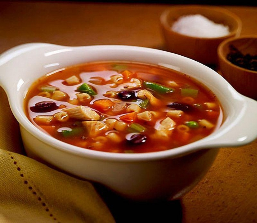 "Adults eat this vodka — so delicious": foreigners about Russian cuisine