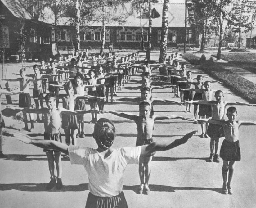 "Always forward, not one step back": today, 97 years of the pioneer organization