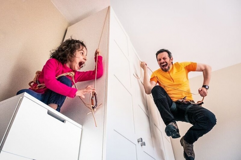 Amante de los viajes descubierto la manera de llegar a las montañas sin salir de casa