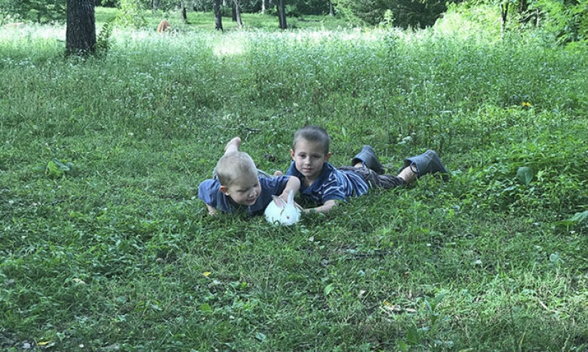 Amateur photographer vs: as one and the same location is transformed in the work of professional Amateur photographer vs: as one and the same location is transformed in the work of professional