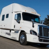 American truckers equip their trucks are not worse than luxury apartments