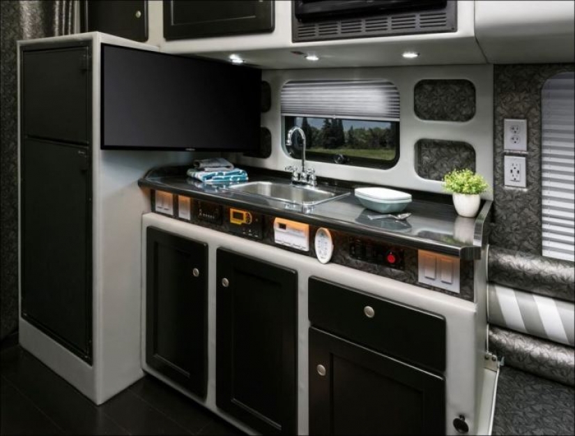 American truckers equip their trucks are not worse than luxury apartments