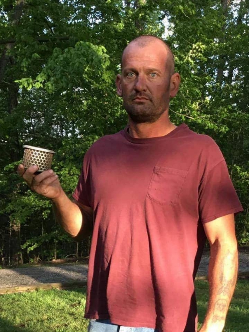 Americans advised to upload pictures with filters, but he got the assignment too literally