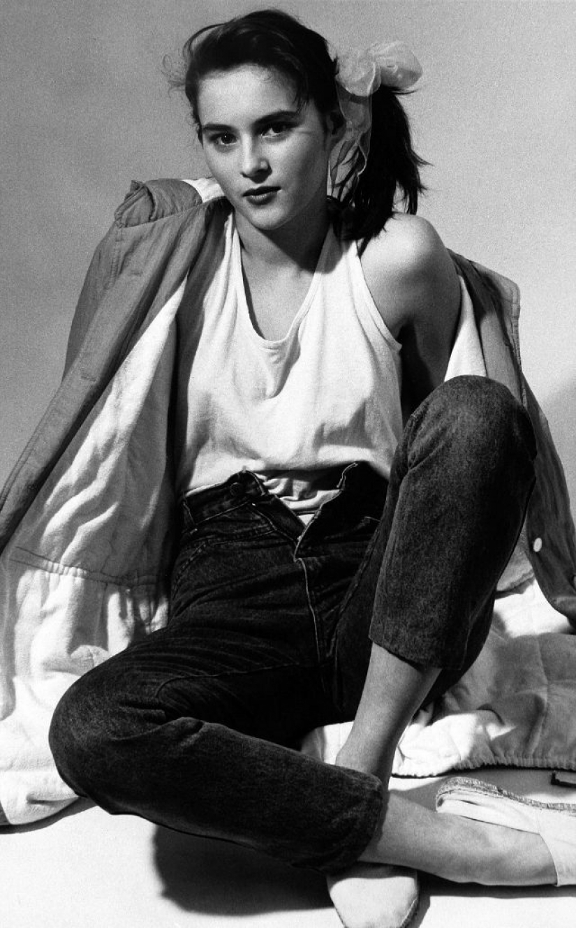 And you know? A rare photo of 16-year-old Melania trump at the dawn of her modeling career