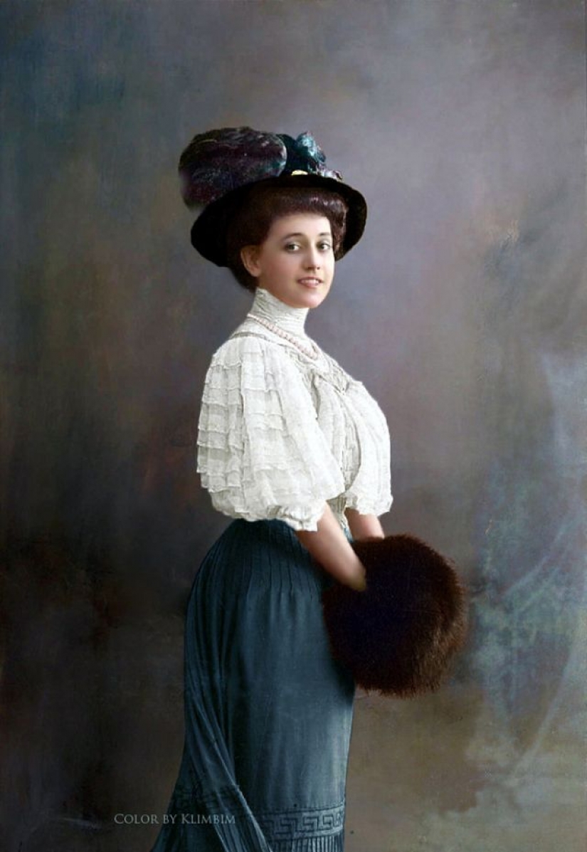 Anna Pavlova and other beauties of tsarist Russia in kolonisierung archival photo Anna Pavlova and other beauties of tsarist Russia in kolonisierung archival photo