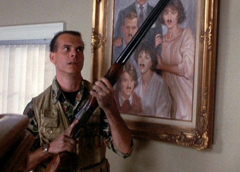 Art inside: paintings and sculture in the frame, which usually do not notice Art inside: paintings and sculture in the frame, which usually do not notice