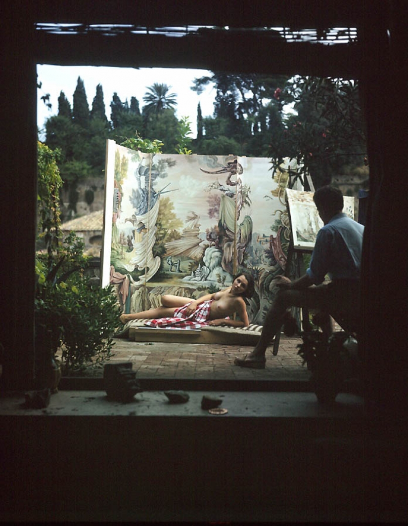 Artists and artist's model in frames of the legendary LIFE magazine Artists and artist's model in frames of the legendary LIFE magazine