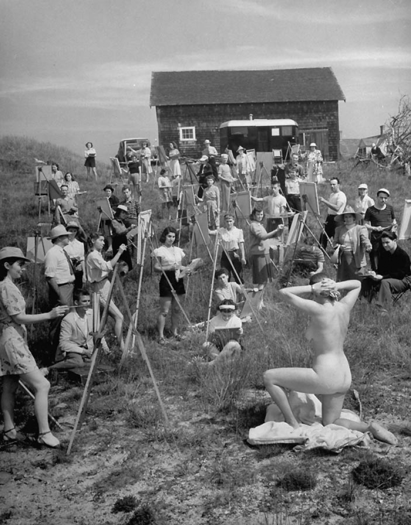 Artists and artist's model in frames of the legendary LIFE magazine Artists and artist's model in frames of the legendary LIFE magazine