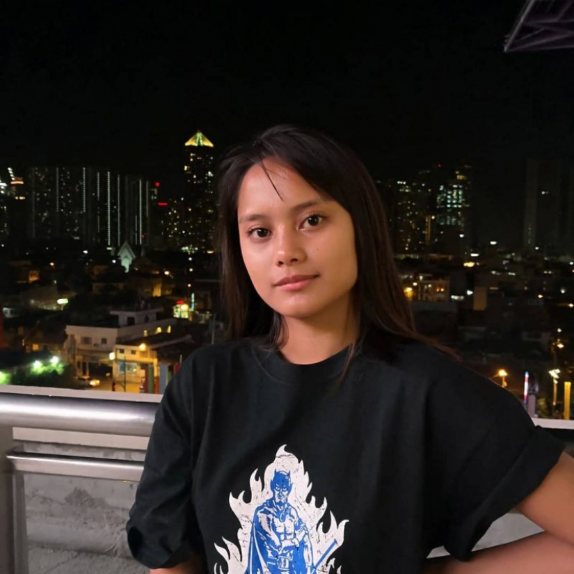 As a girl, to beg in the street, suddenly became a model