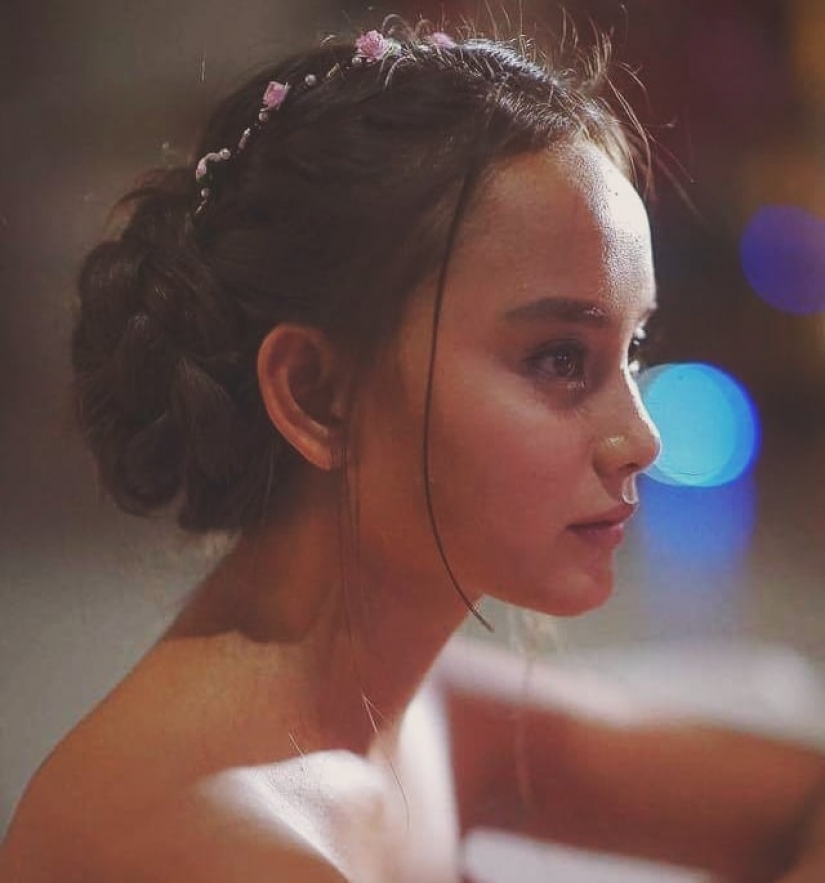 As a girl, to beg in the street, suddenly became a model