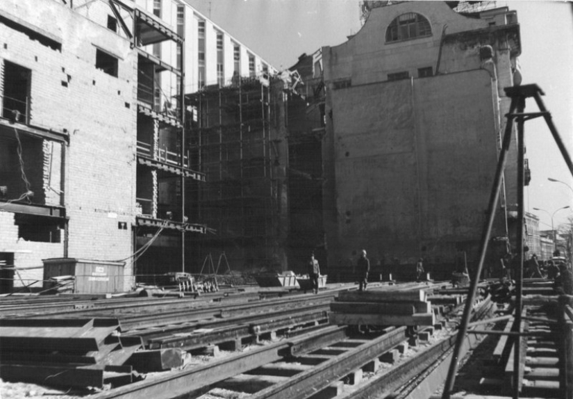 As before, moved the house in Moscow