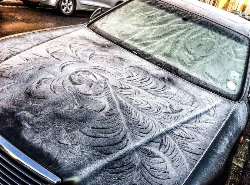 As frost turns the car into art