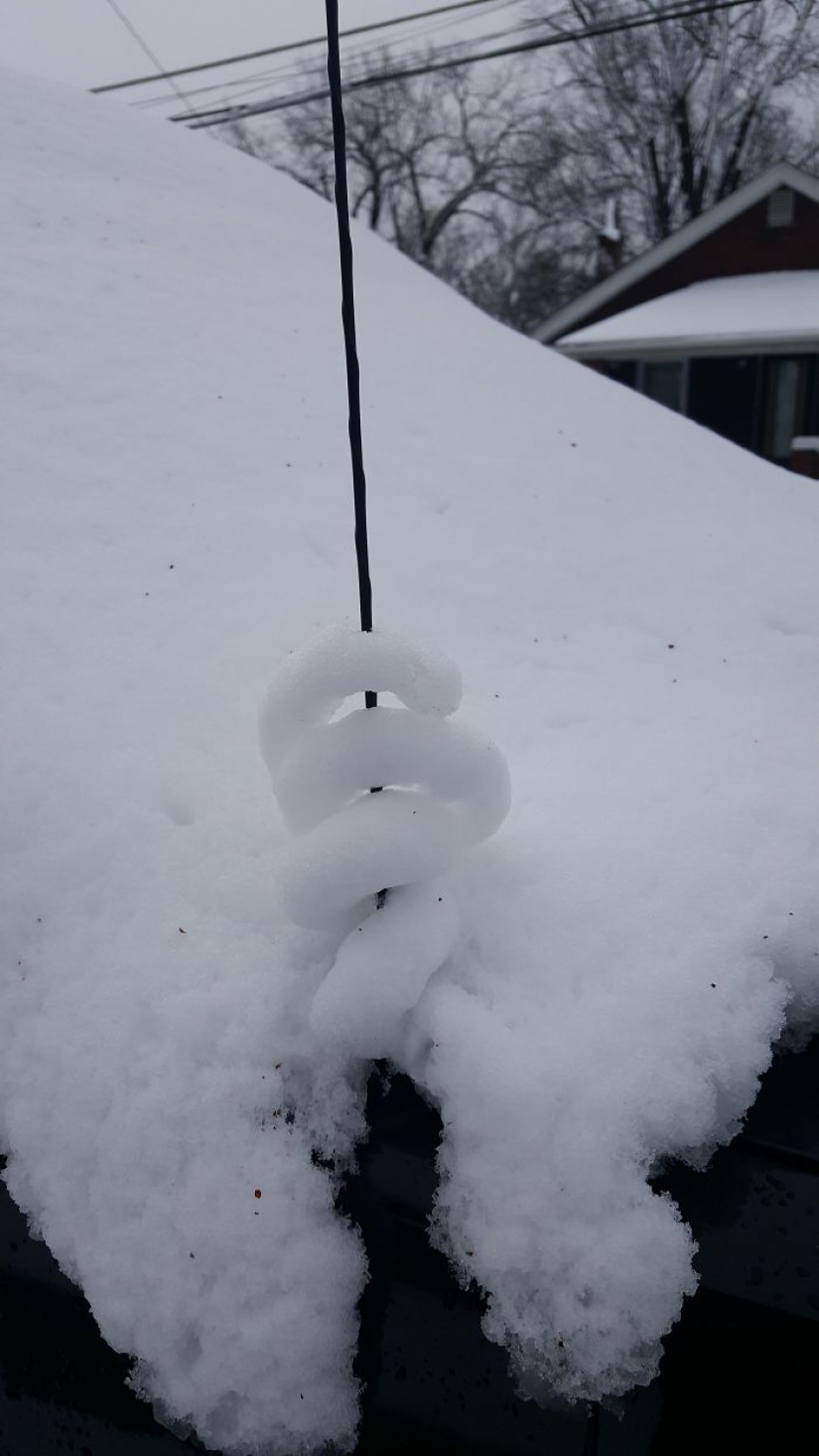 As frost turns the car into art