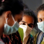 As India won the coronavirus with cow manure, and bollywood movies "cane" quarantine