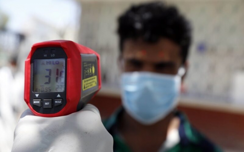 As India won the coronavirus with cow manure, and bollywood movies "cane" quarantine As India won the coronavirus with cow manure, and bollywood movies "cane" quarantine