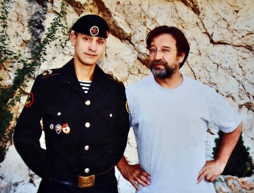 As was the fate of the children of legendary rock musicians