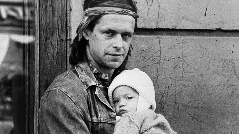 As was the fate of the children of legendary rock musicians