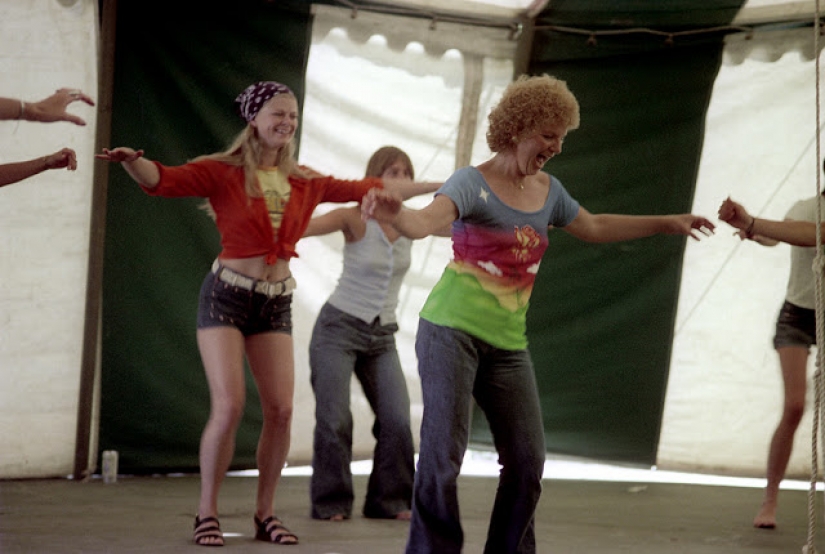 Azul pantalones cortos de mezclilla de un favorito entre las mujeres Americanas de los 70 años