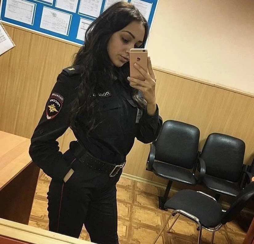 Bellezas en uniforme: la mirada de la mujer de la policía en diferentes países