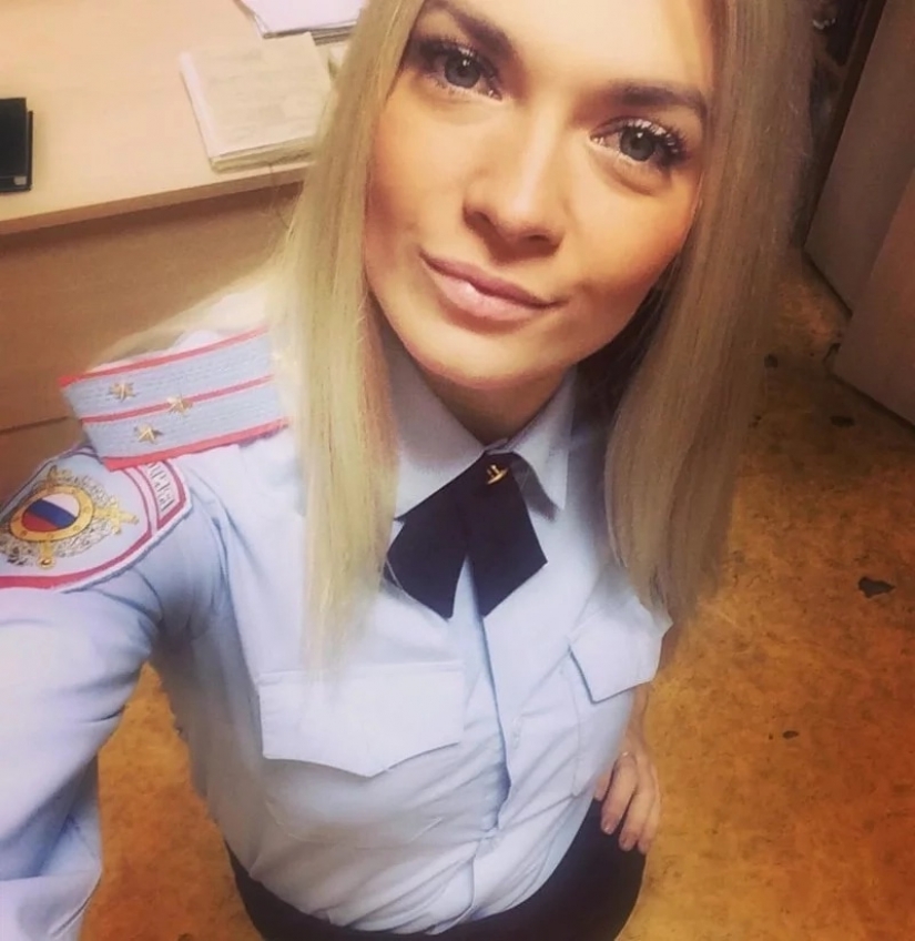 Bellezas en uniforme: la mirada de la mujer de la policía en diferentes países