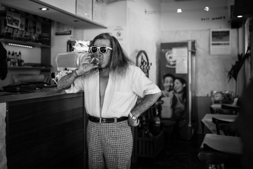 Black and white magic street portraits Giulio Magnifico